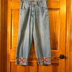 AGAPO Women’s Stone wash Cropped /2Pockets/Embroidery Bottom Legs Size Med